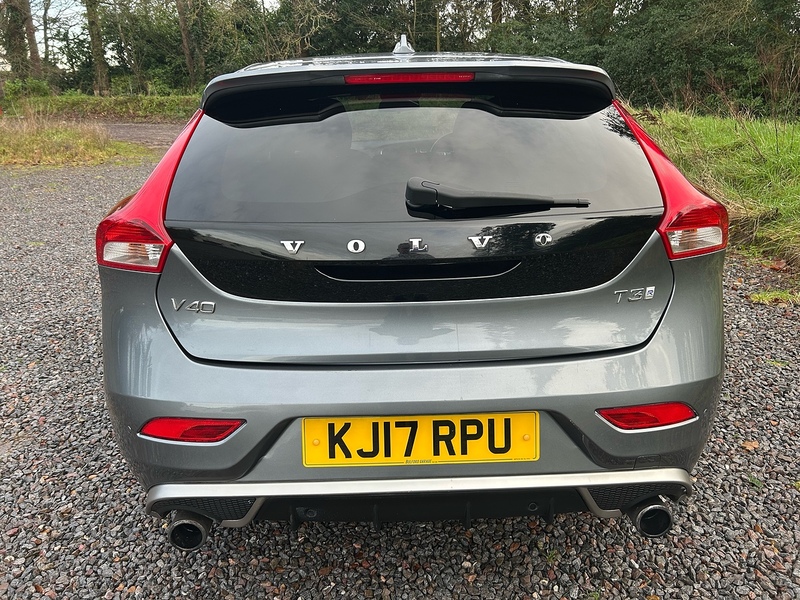 Volvo V40 T3 R-Design - U1536