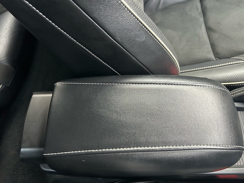 Volvo V40 T3 R-Design - U1536