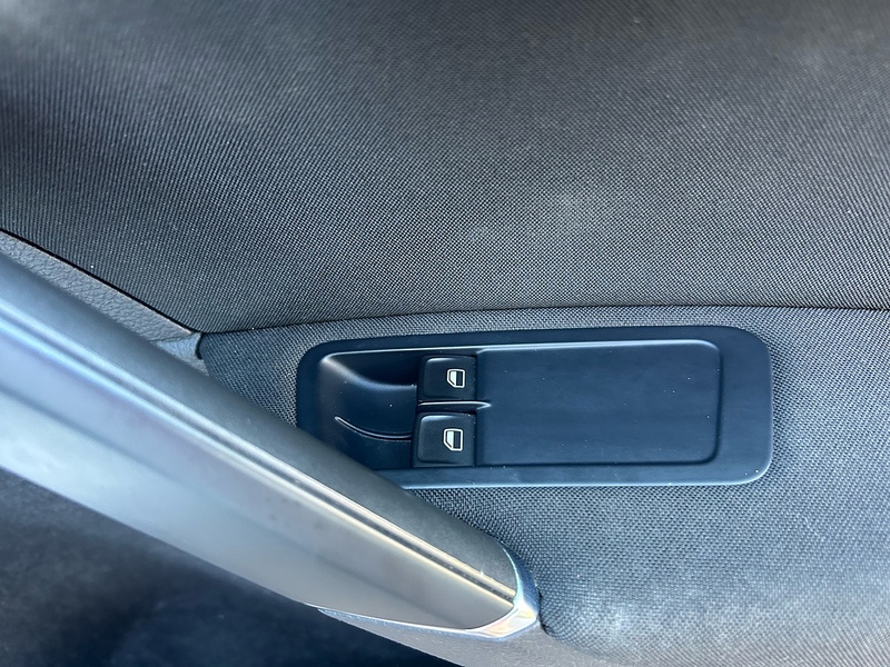 Volkswagen Golf TDI BlueMotion Tech SE - U1539