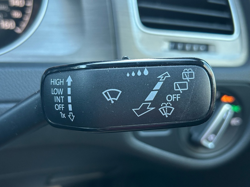 Volkswagen Golf TDI BlueMotion Tech SE - U1539