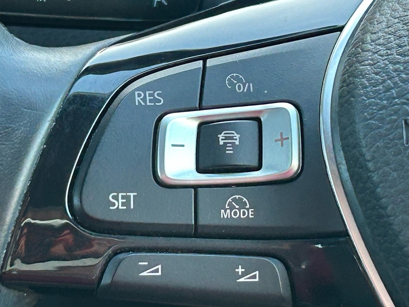 Volkswagen Golf TDI BlueMotion Tech SE - U1539