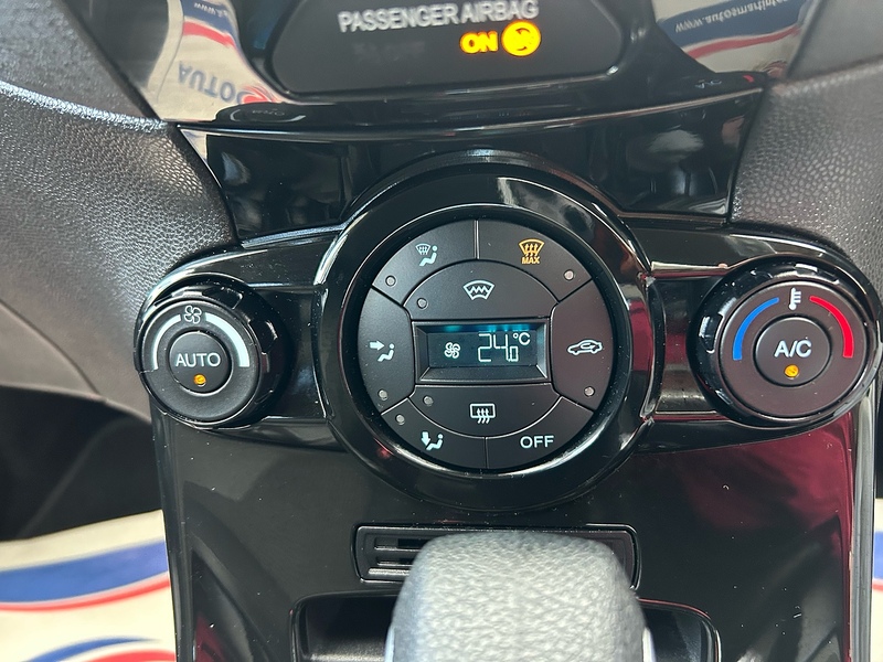 Ford Fiesta T EcoBoost Titanium X - U1544