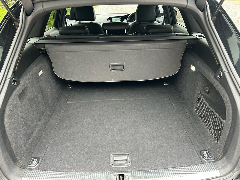 Audi A4 Avant TDI Black Edition - U1603