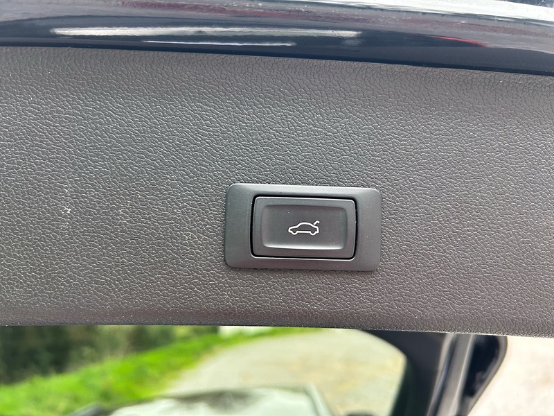 Audi A4 Avant TDI Black Edition - U1603