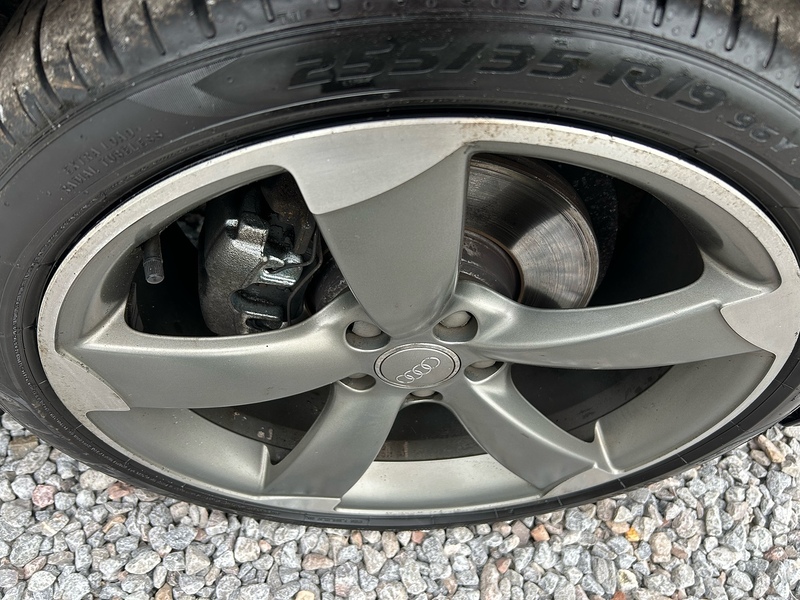 Audi A4 Avant TDI Black Edition - U1603
