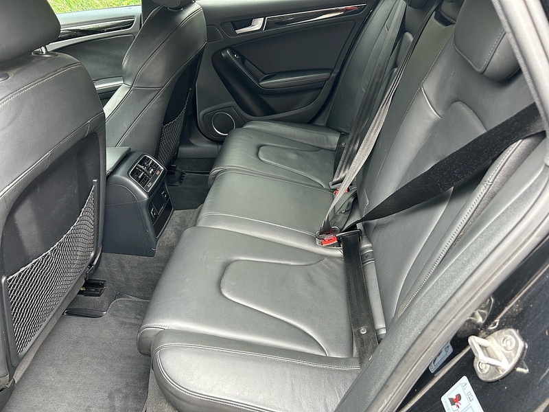 Audi A4 Avant TDI Black Edition - U1603