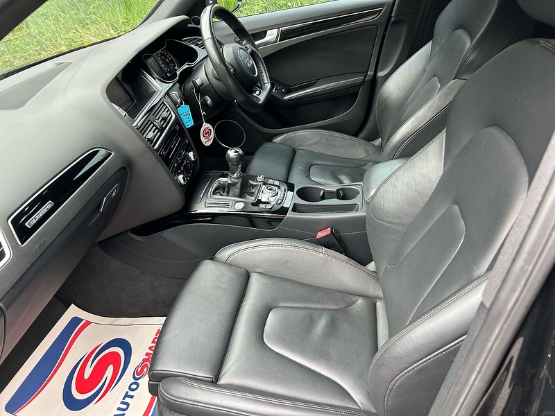 Audi A4 Avant TDI Black Edition - U1603