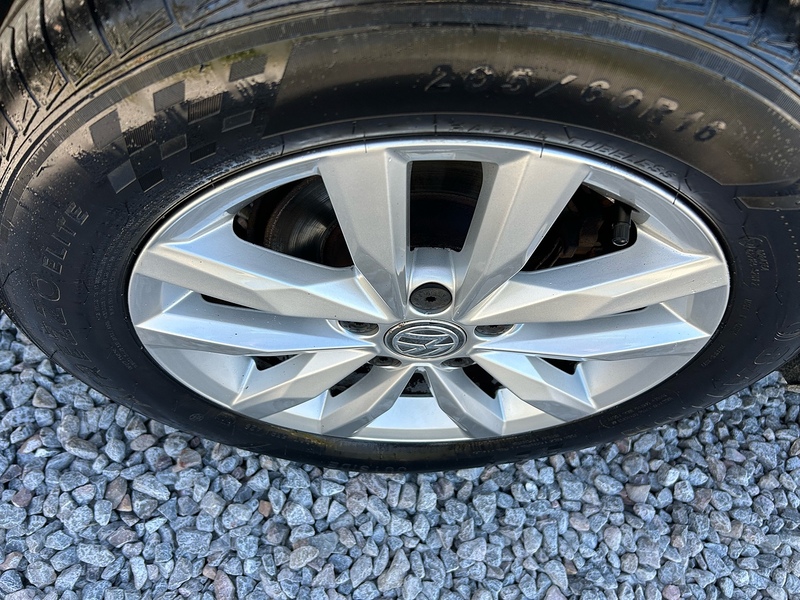 Volkswagen Touran TDI BlueMotion Tech SE Family - U1610