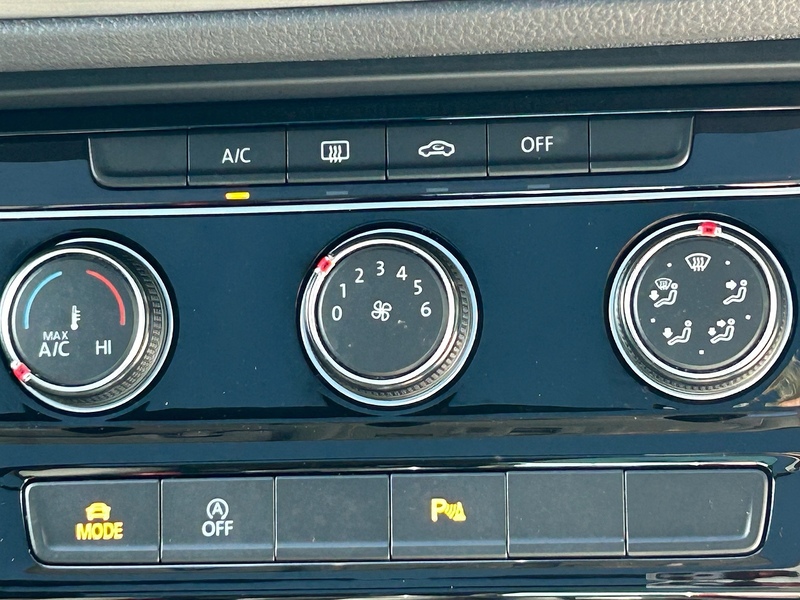 Volkswagen Touran TDI BlueMotion Tech SE Family - U1610