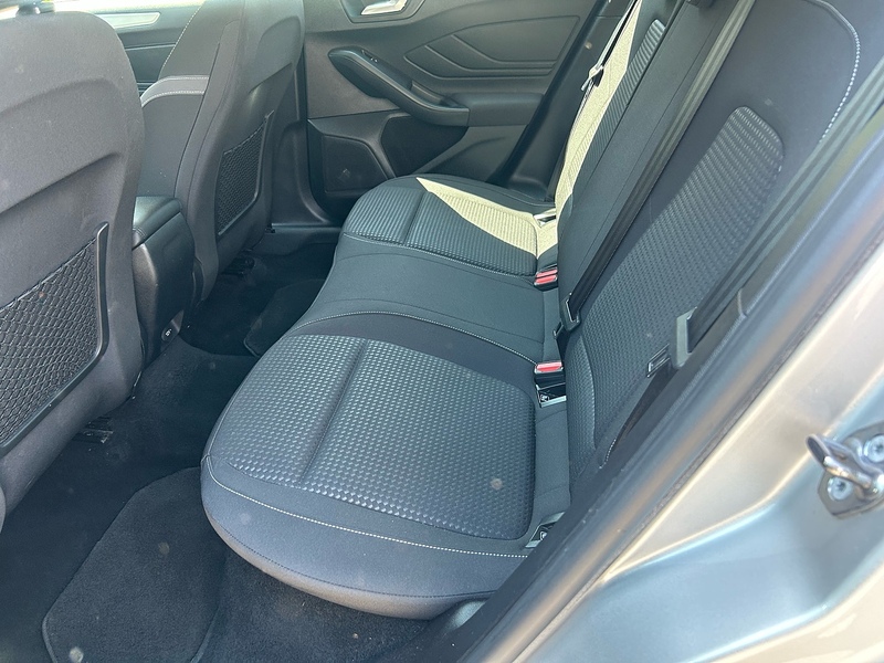Ford Focus T EcoBoost Zetec - U1630