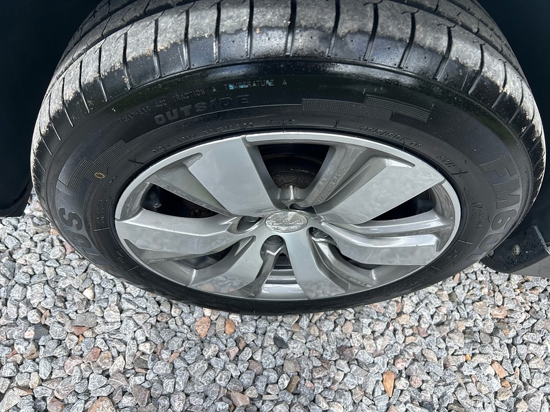 Peugeot 2008 BlueHDi Active - U1638