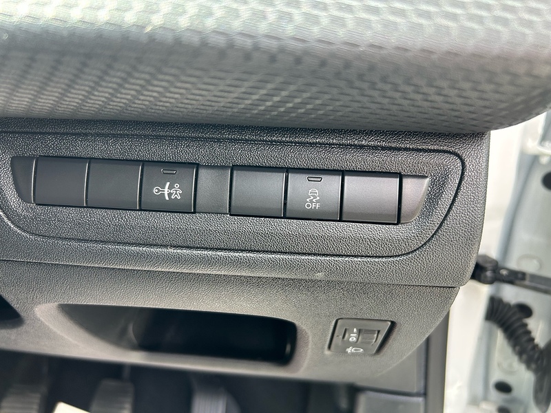 Peugeot 2008 BlueHDi Active - U1638
