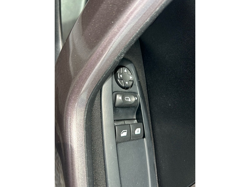 Peugeot 2008 BlueHDi Active - U1638