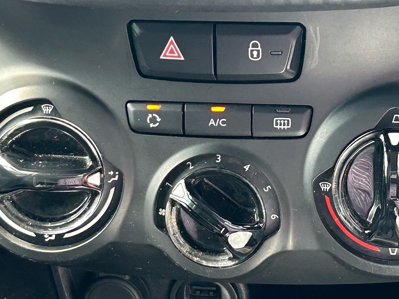Peugeot 2008 BlueHDi Active - U1638