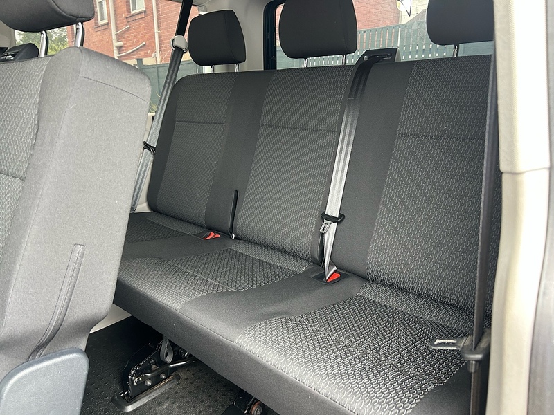 Volkswagen Transporter Shuttle TDI S - U1653