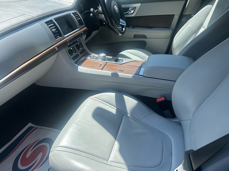 Jaguar XF d Luxury - U1663