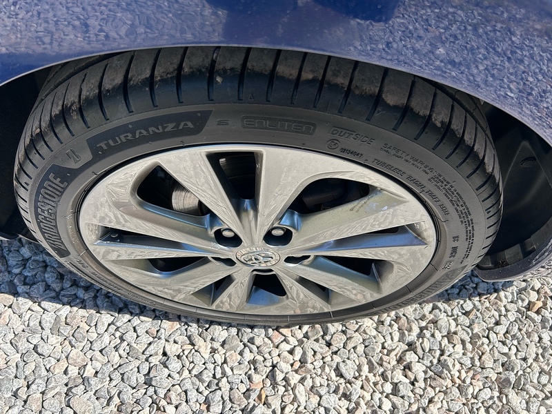 Toyota Auris VVT-h Excel - U1670