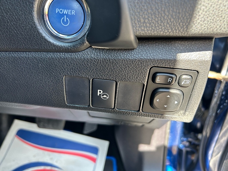Toyota Auris VVT-h Excel - U1670