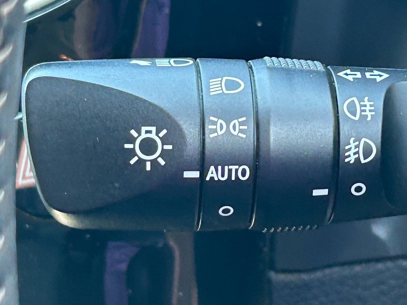 Toyota Auris VVT-h Excel - U1670