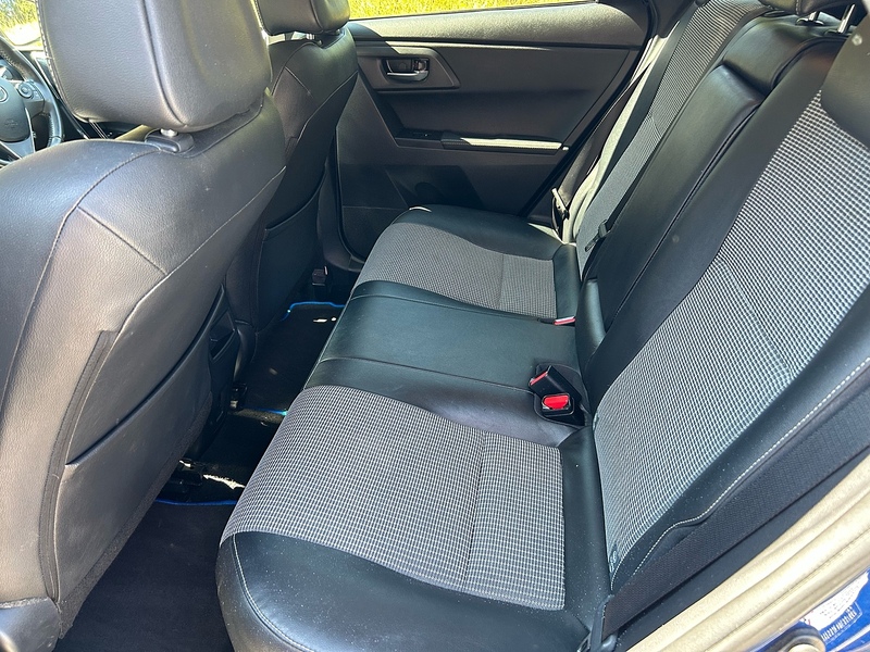 Toyota Auris VVT-h Excel - U1670