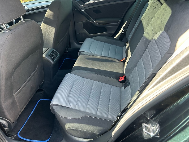 Volkswagen Golf TDI BlueMotion Tech R-Line Edition - U1703