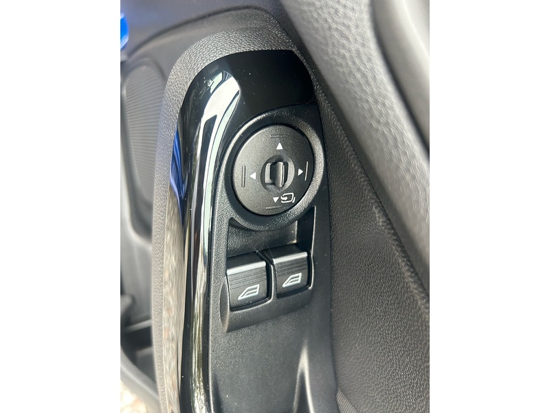 Ford Fiesta T EcoBoost Titanium - U1707