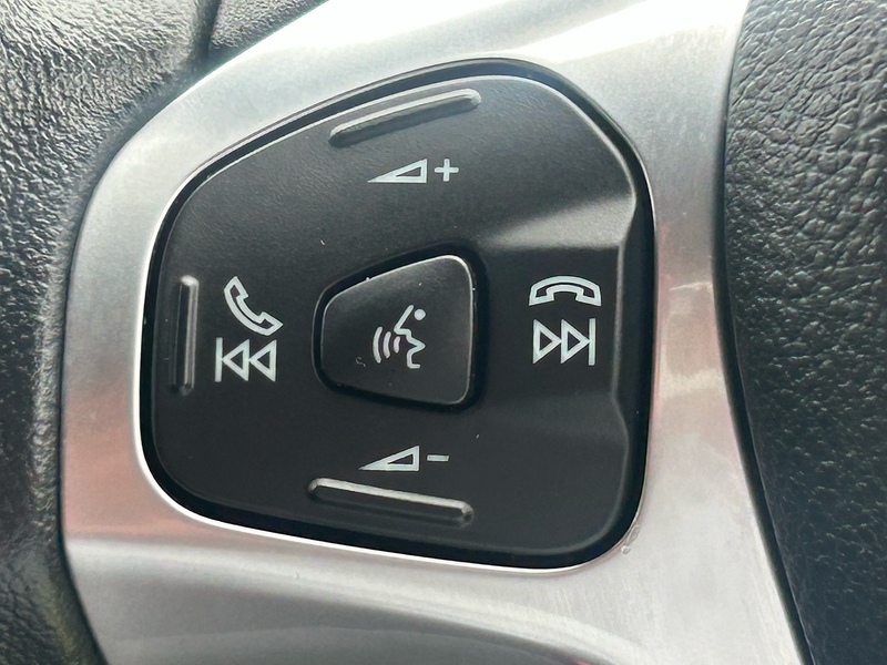 Ford Fiesta T EcoBoost Titanium - U1707