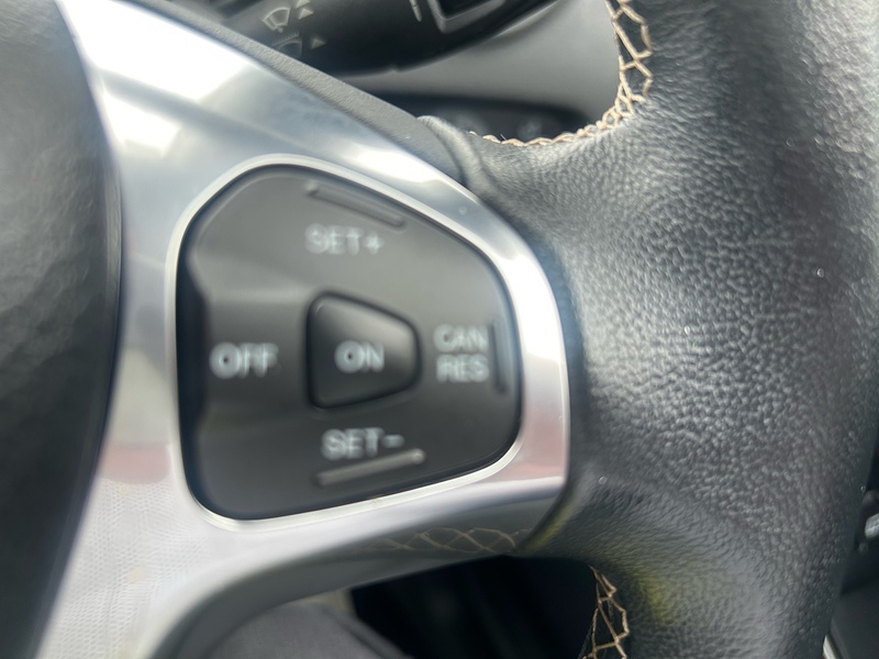 Ford Fiesta T EcoBoost Titanium - U1707