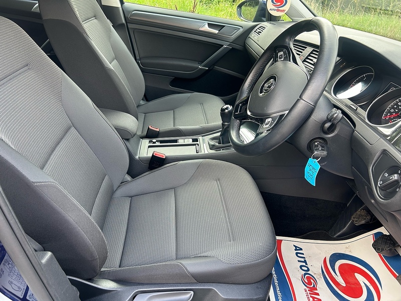 Volkswagen Golf TDI SE - U1726