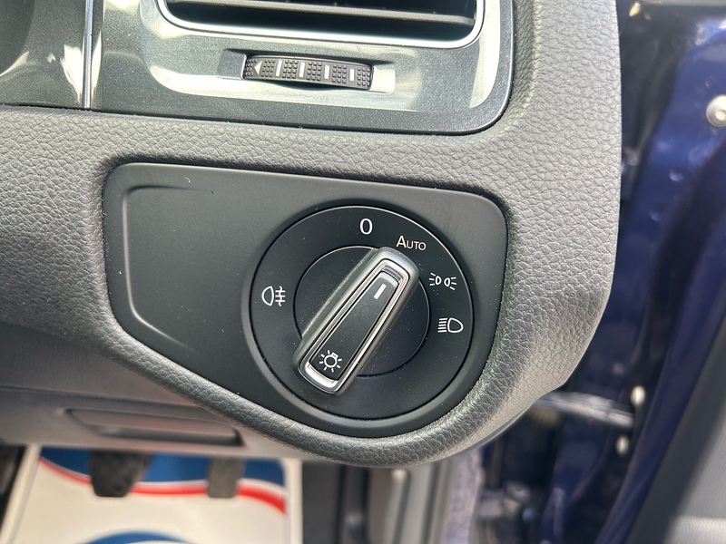 Volkswagen Golf TDI SE - U1726