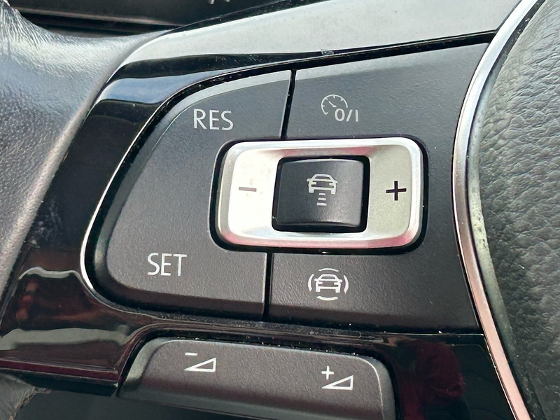 Volkswagen Golf TDI SE - U1726