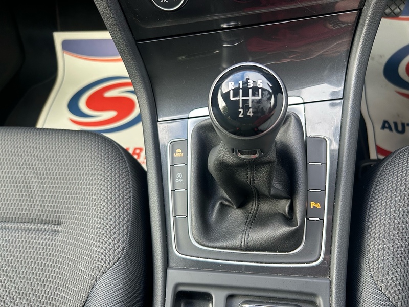 Volkswagen Golf TDI SE - U1726