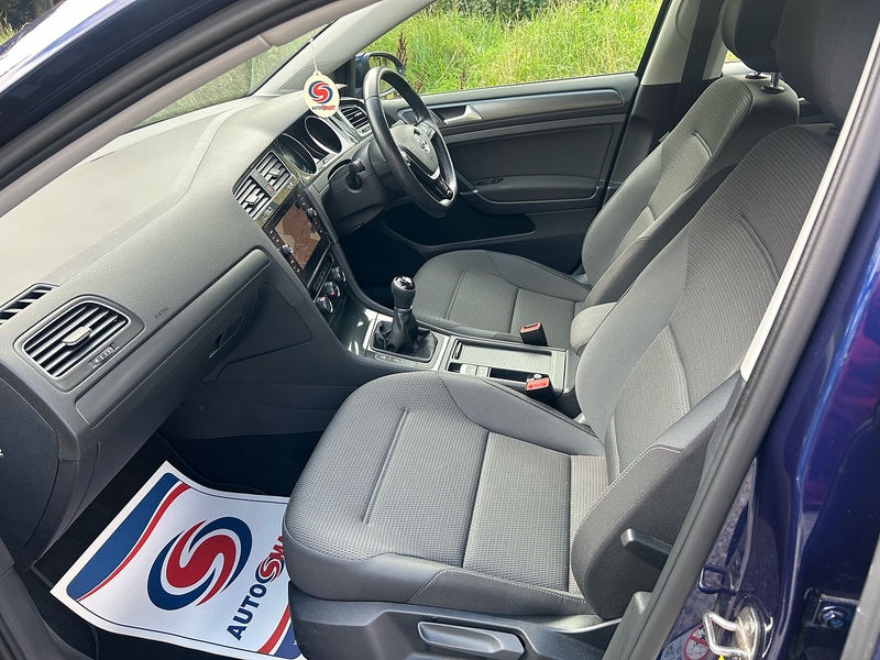 Volkswagen Golf TDI SE - U1726