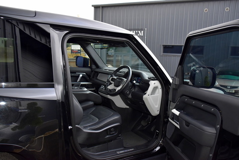 Defender 90 X-Dynamic HSE (D250) - 6 Seat
