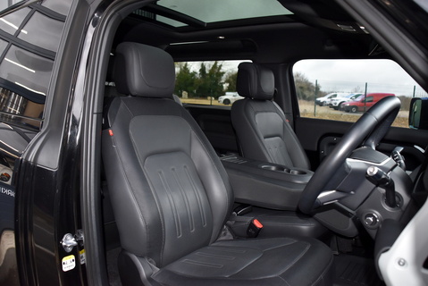 Defender 90 X-Dynamic HSE (D250) - 6 Seat