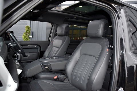 Defender 90 X-Dynamic HSE (D250) - 6 Seat