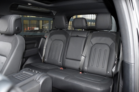 Defender 90 X-Dynamic HSE (D250) - 6 Seat