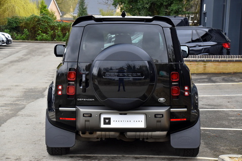 Defender 90 X-Dynamic HSE (D250) - 6 Seat
