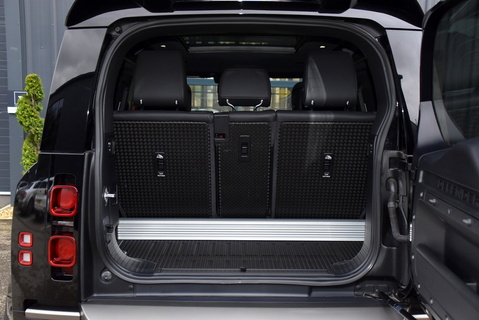 Defender 90 X-Dynamic HSE (D250) - 6 Seat
