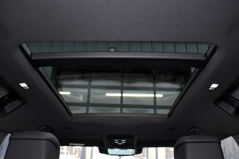 Defender 90 X-Dynamic HSE (D250) - 6 Seat