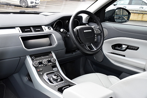 Range Rover Evoque HSE Dynamic Lux