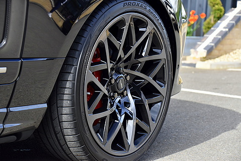 Range Rover SVAutobiography Long Wheelbase With Overfinch Bodystyling