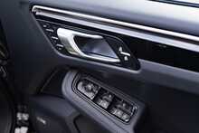 2023 Porsche Macan S 