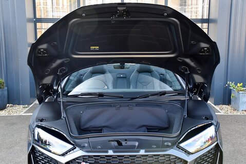 R8 Spyder V10 'Performance Edition' Quattro