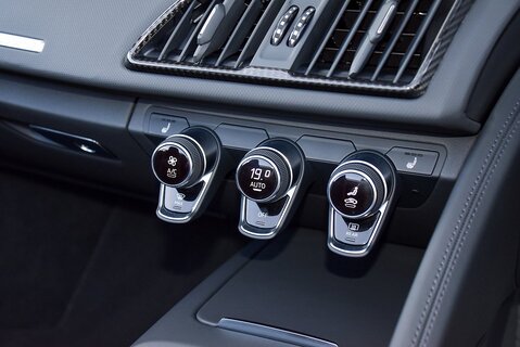 R8 Spyder V10 'Performance Edition' Quattro