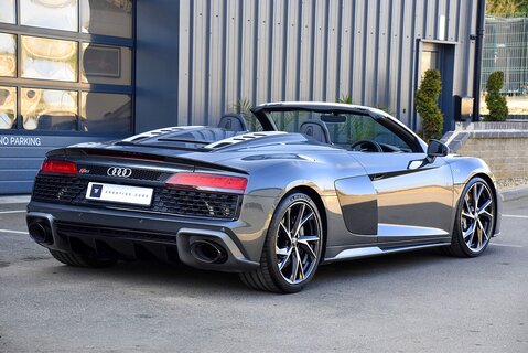 R8 Spyder V10 'Performance Edition' Quattro