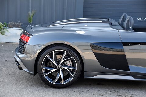 R8 Spyder V10 'Performance Edition' Quattro