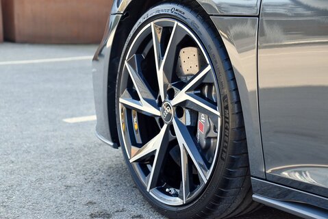 R8 Spyder V10 'Performance Edition' Quattro