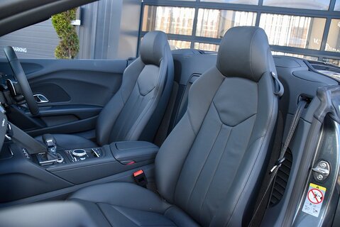 R8 Spyder V10 'Performance Edition' Quattro