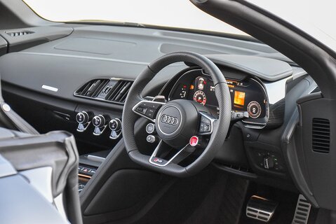 R8 Spyder V10 'Performance Edition' Quattro